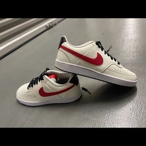 Nike court vision low size 7 for men